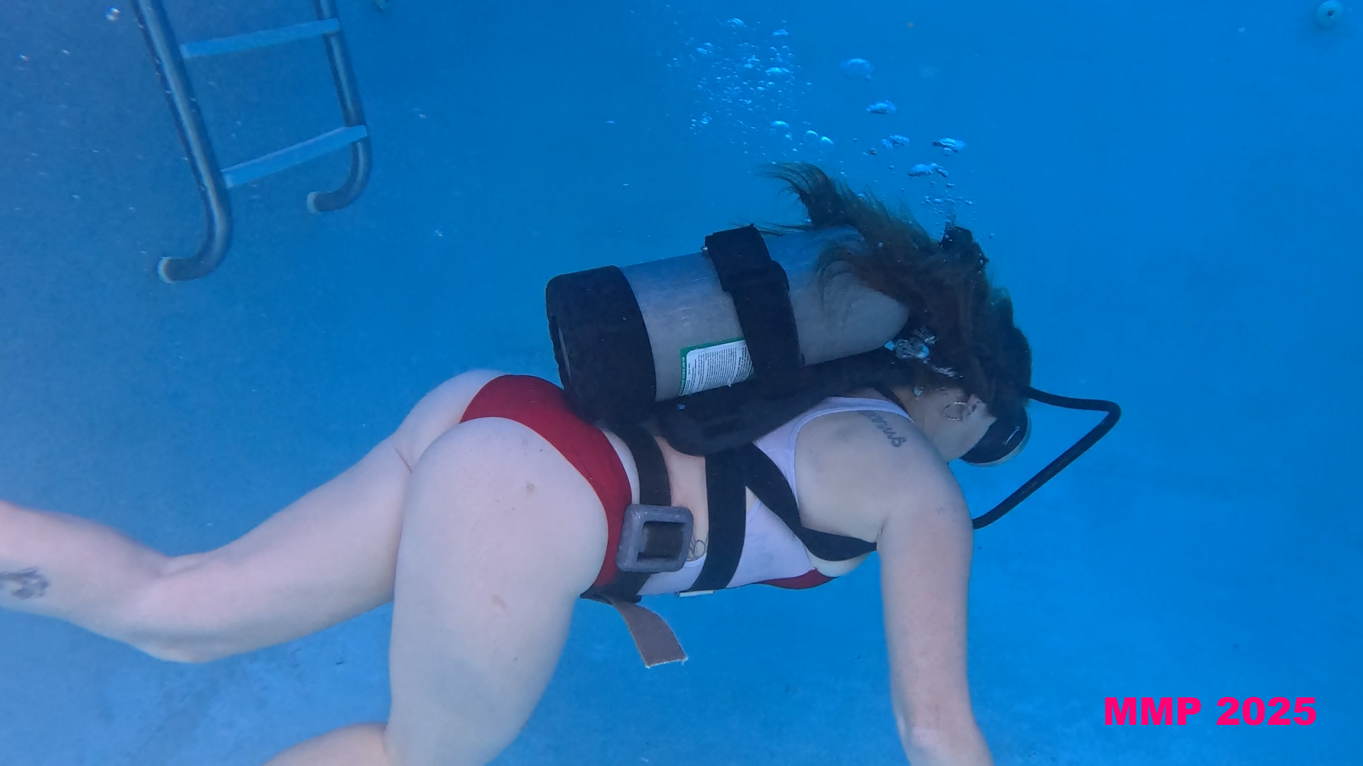 CINNAMONS BRUSH WITH OVERCONFIDENCE - Image 2