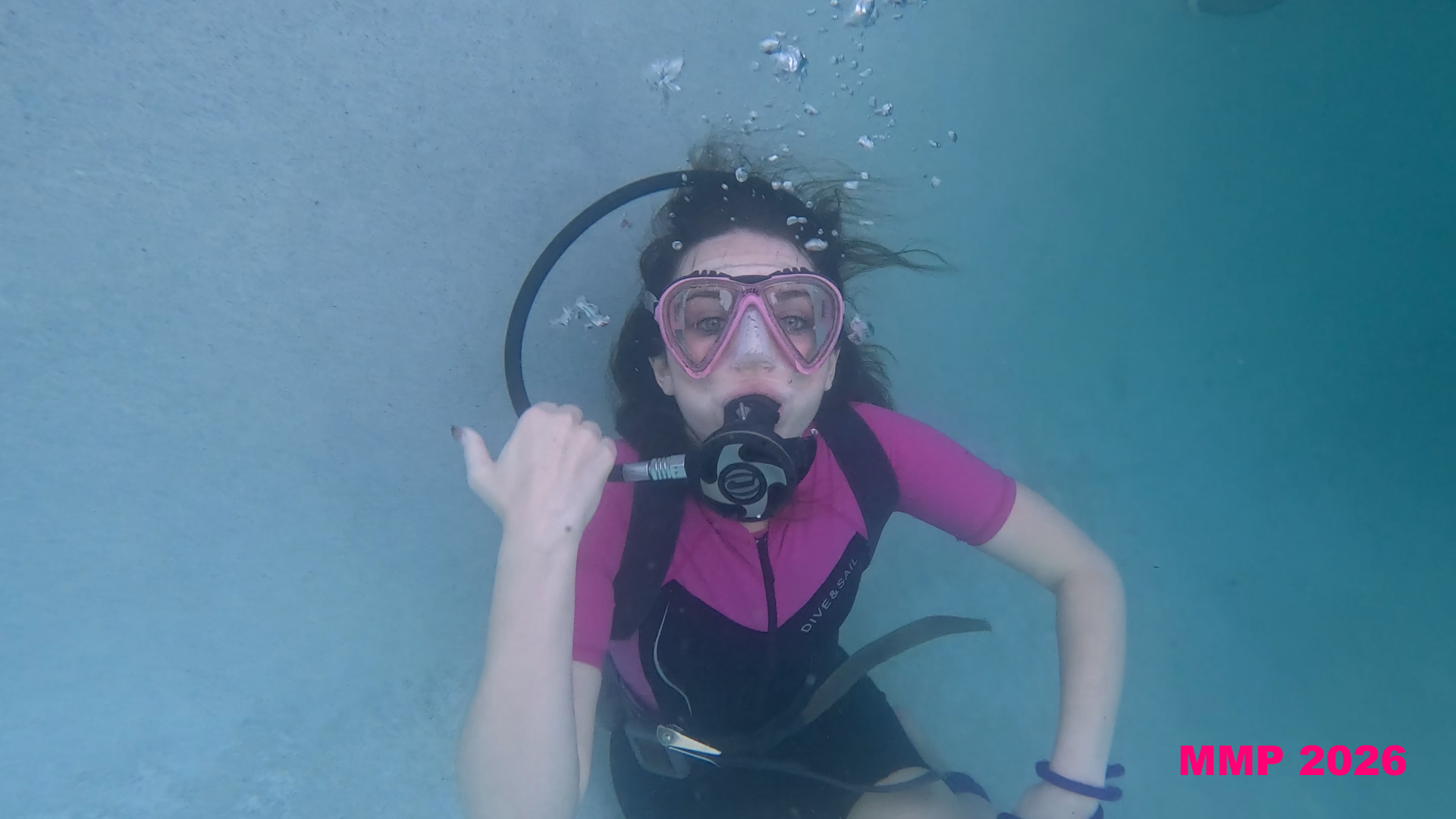 JILLIAN IN THE SHORTIE SITUATION - Image 5